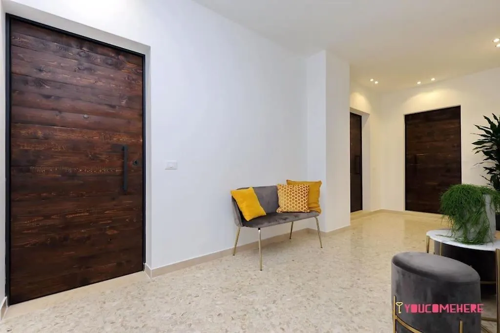 Ych-Renovated And Design Flat Close To The Center Rome 0*,  Italy